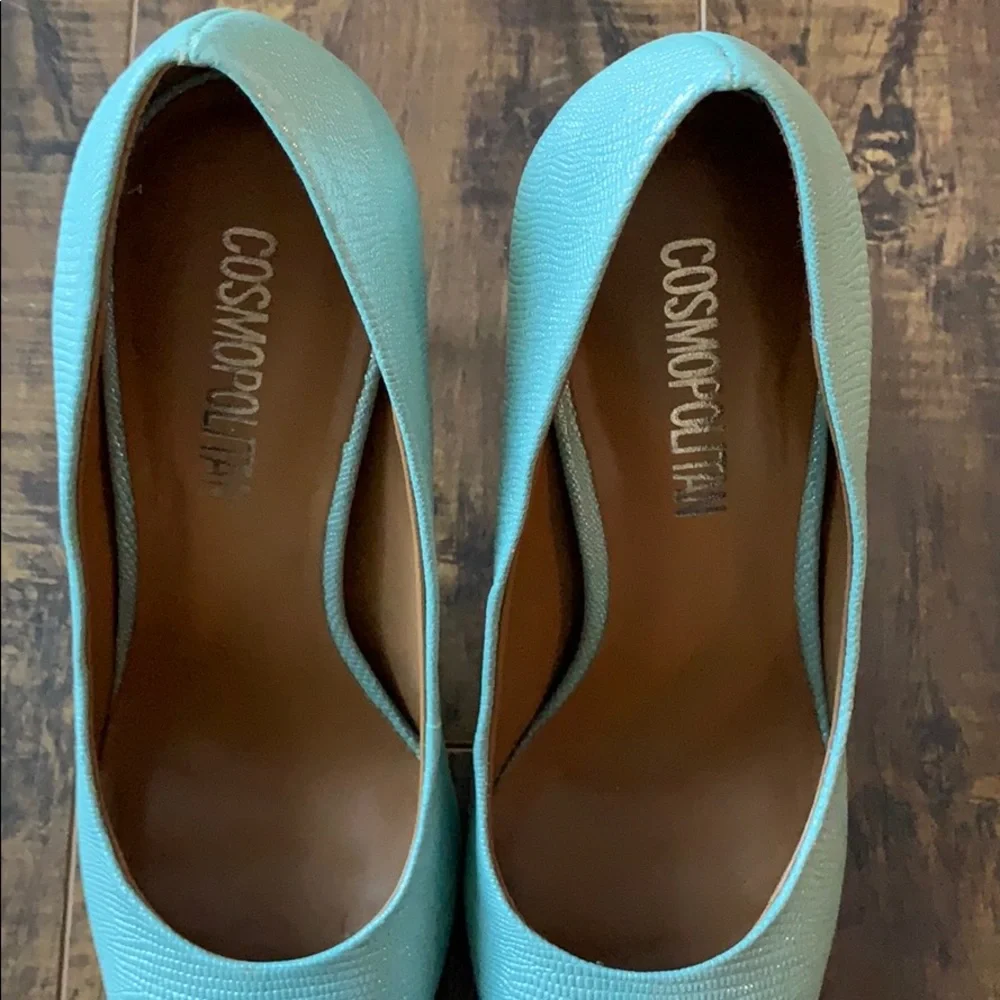 Cosmopolitan Pumps - Picture 2 of 5